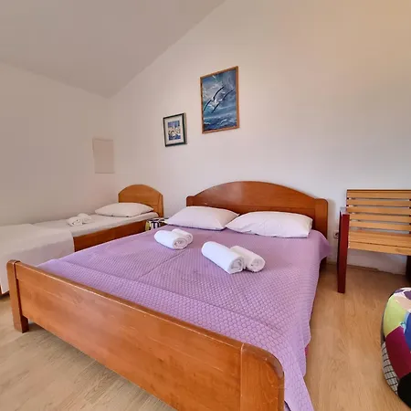 Guest house Slavica Okrug Gornji